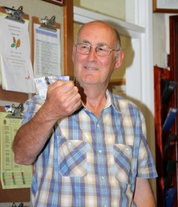 j Alec glad to get his £20 note back..jpg